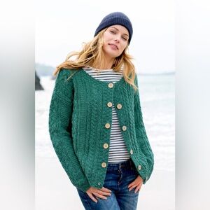 Celtic & Co. ICON COLLECTION
Icon Cable Cardigan 💯 Shetland Wool Medium